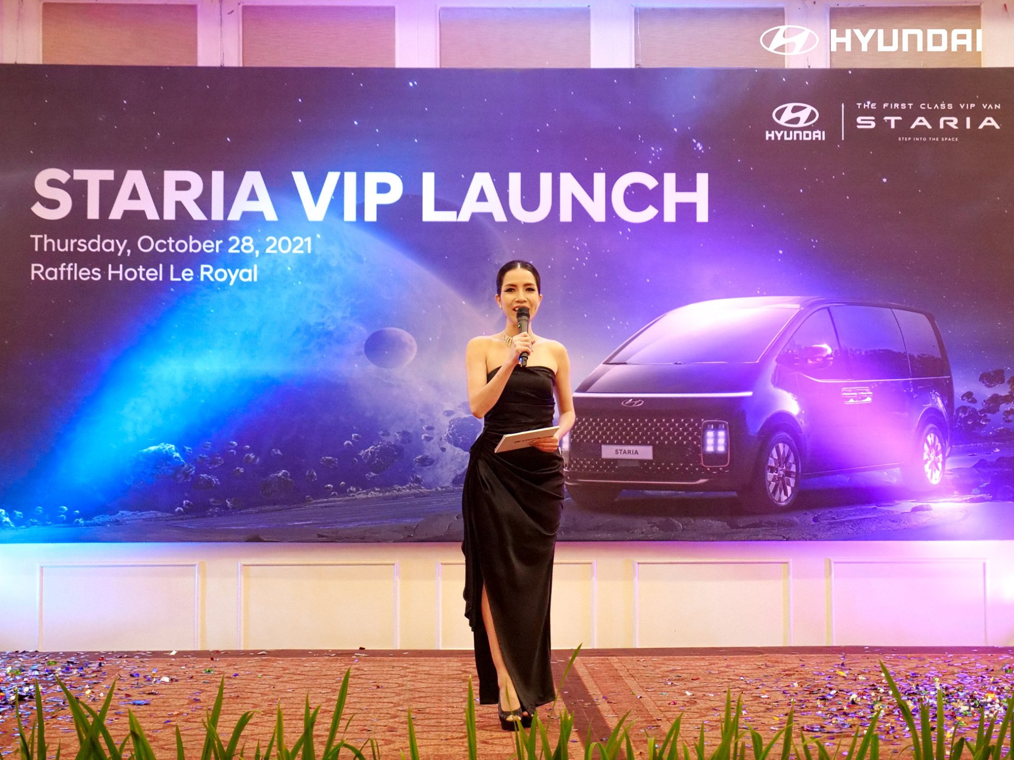 Staria-VIP-Launch_host-VitVit